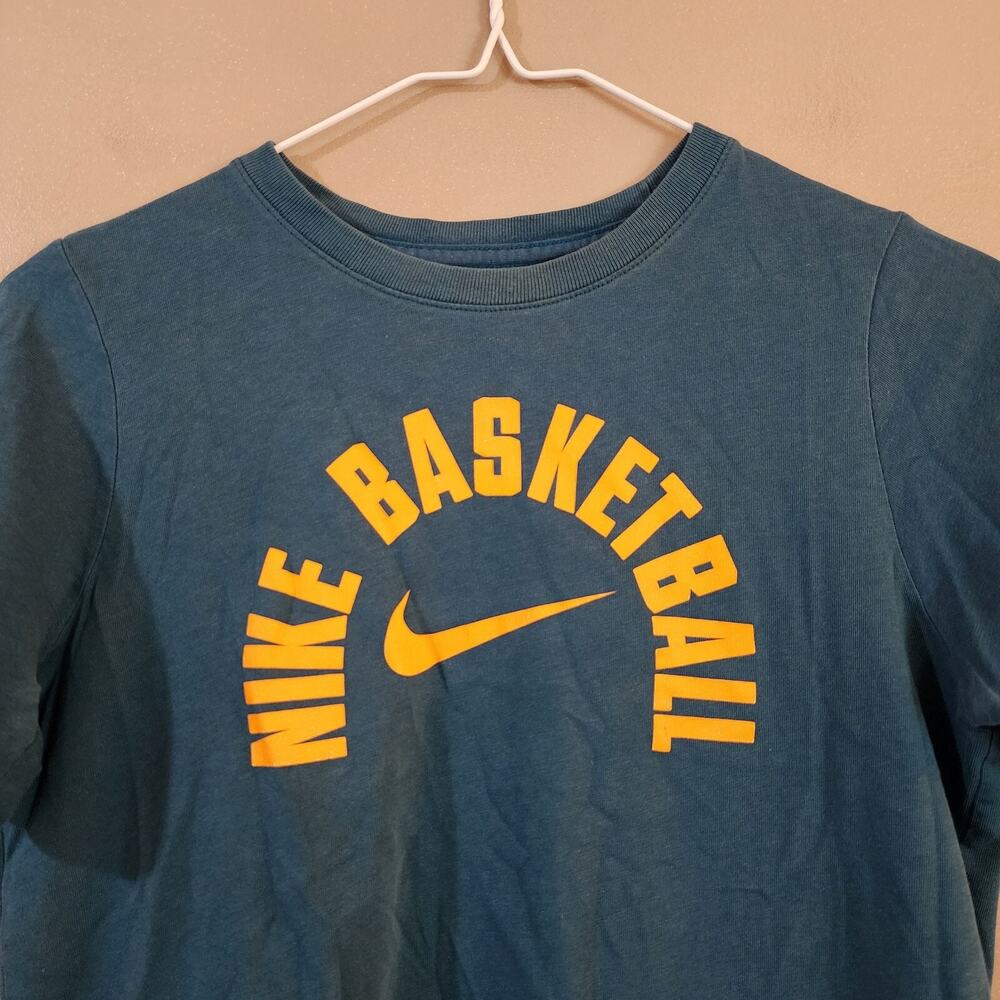 The Nike Dri Fit Boys Tee Size L 10 Teal Short Sleeve Crew Neck Basketball Shirt - Picture 3 of 8